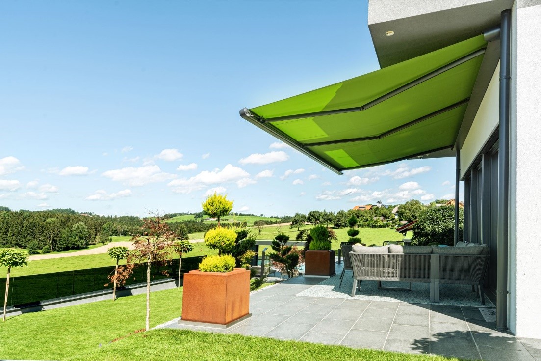Green Retractable Awning 